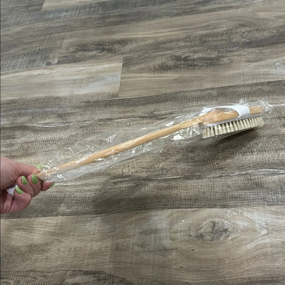 Wooden Bath Brush with Natural Bristles